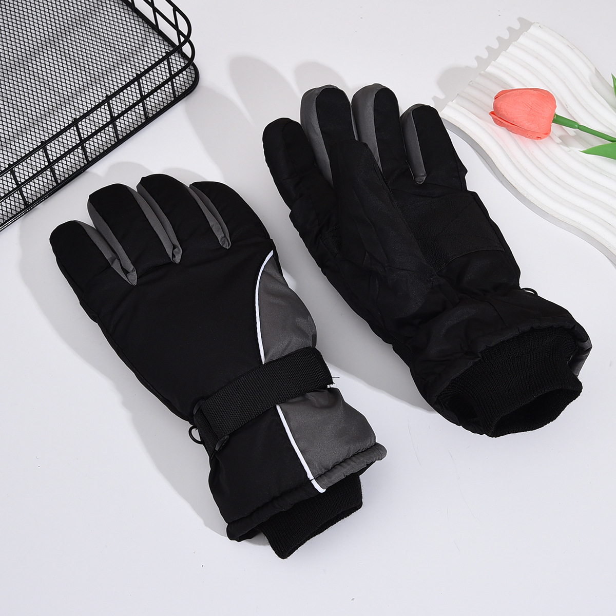 Guanti da Sci Antivento alla M - Touch Screen Gloves recensione e prezzo